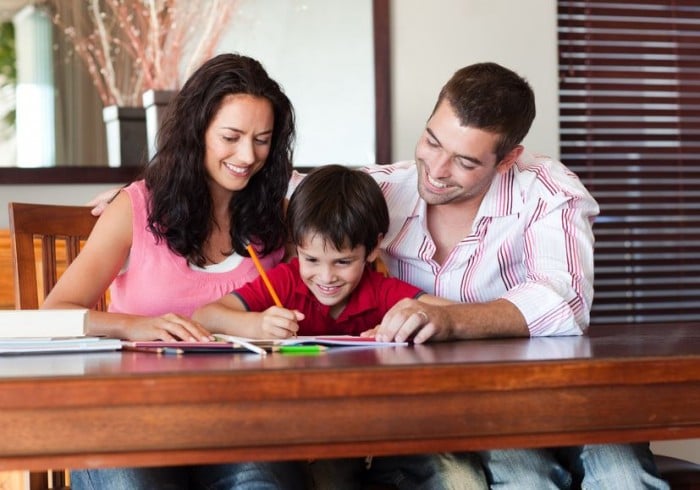 Errores De Los Padres Cuando Hacen Deberes Con Sus Hijos - Etapa Infantil