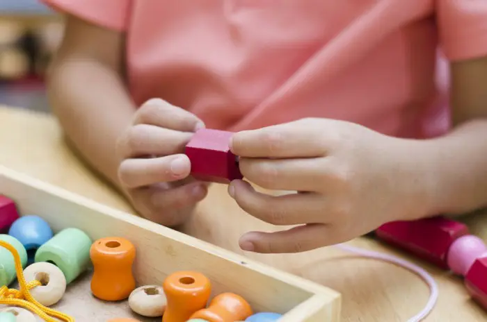 Ideas Montessori para decorar una habitación infantil y fomentar la  autonomía - Mons Petits