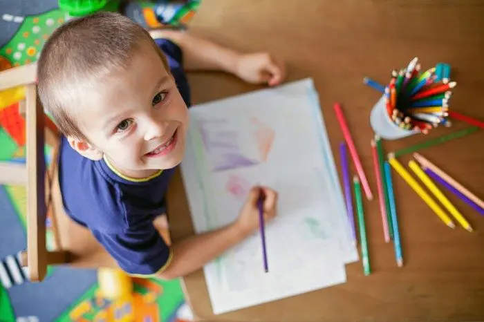 10 ideas baratas para pintar y colorear con los niños