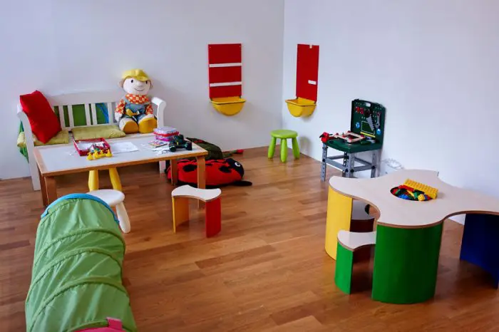 La Cama #Montessori es ideal para las habitaciones destinadas al  aprendizaje de los niños. Con su curiosidad natural, exploran y dan aún…