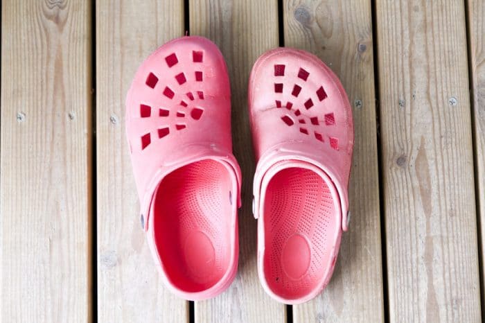 Transición neutral hermosa Cuidado con el calzado de goma infantil durante el verano - Etapa Infantil
