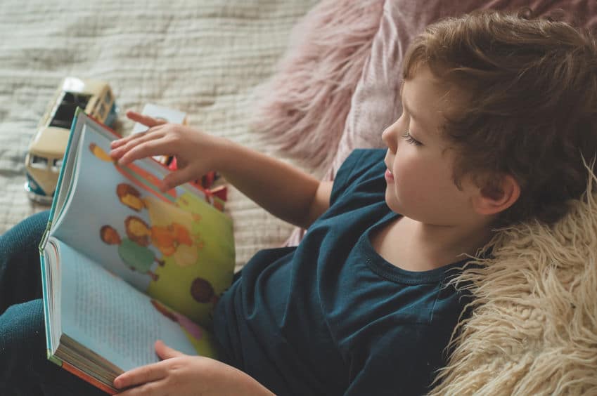 Acuesta a tus hijos con un libro y sin pantallas - Etapa Infantil