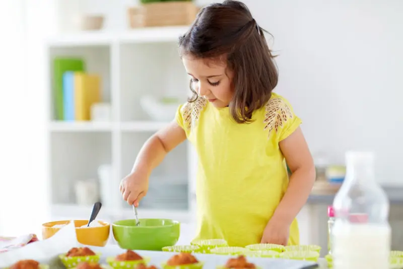 10 cosas que los niños pueden hacer en la cocina - Etapa Infantil