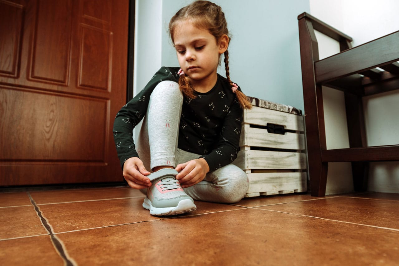 Por qué tu hijo debe usar zapatos usados por otro niño - Infantil